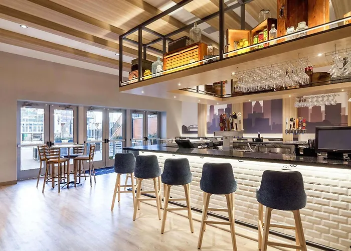 Cambria - Downtown 4*