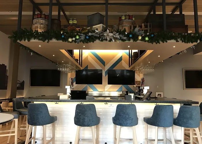 Cambria - Downtown 4*