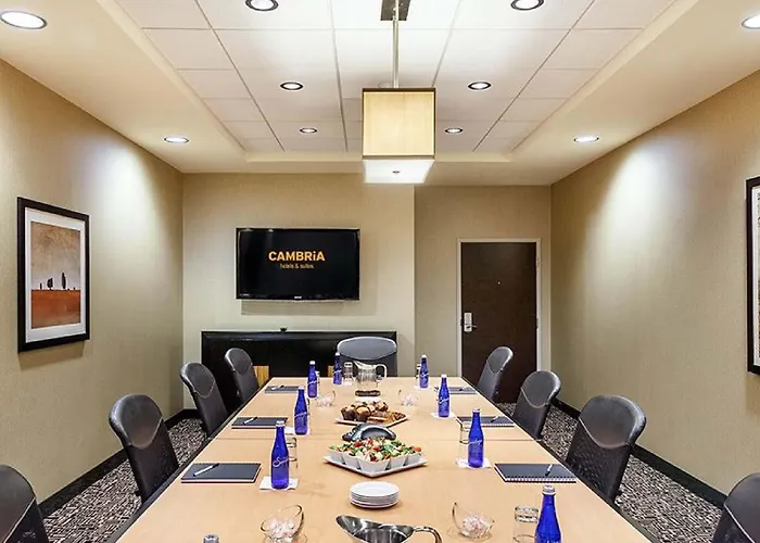 Cambria - Downtown 4*